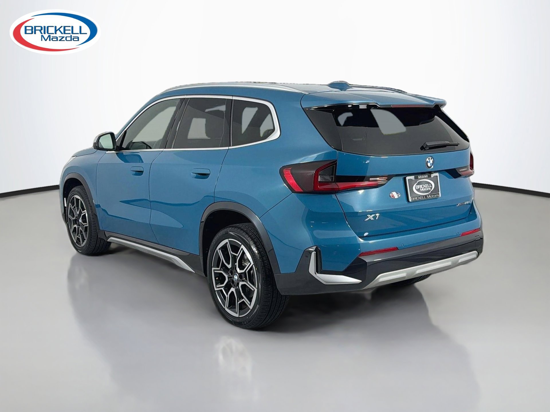 Used 2023 BMW X1 xDrive28i w/ Premium Package AWD/4WD image 6