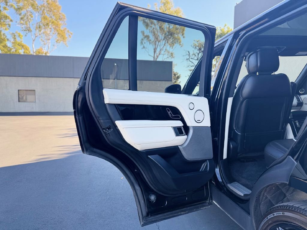 Used 2019 Land Rover Range Rover Supercharged image 15