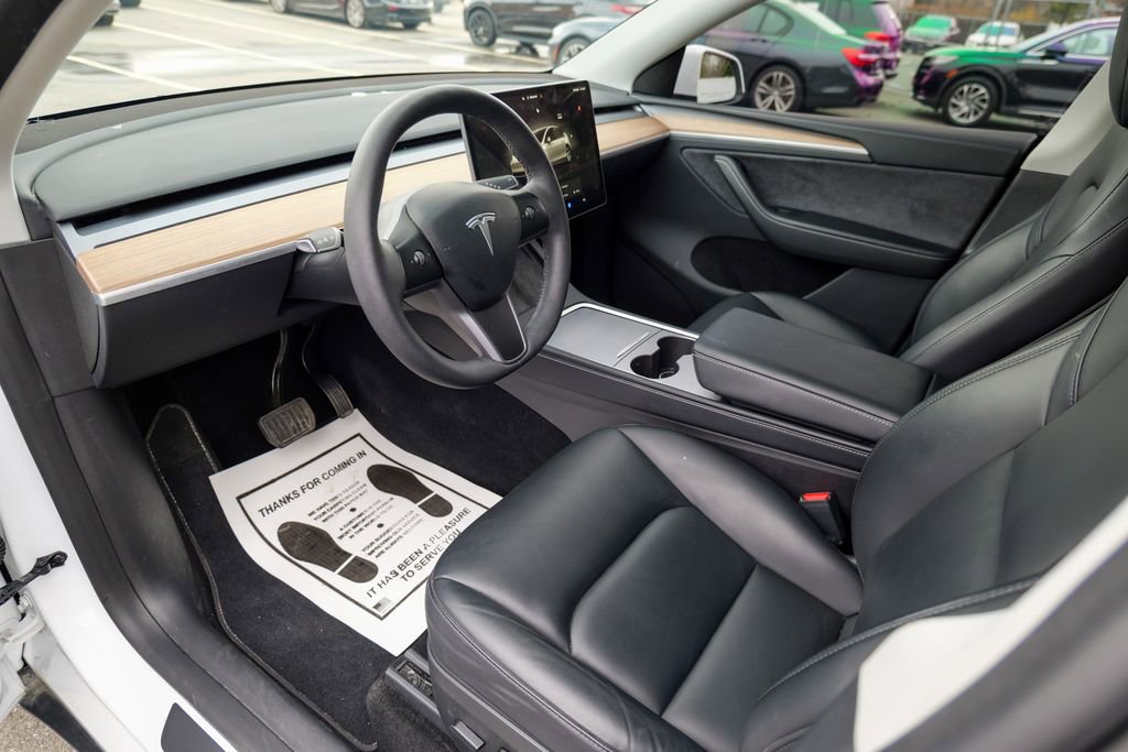 Used 2024 Tesla Model Y Long Range image 18