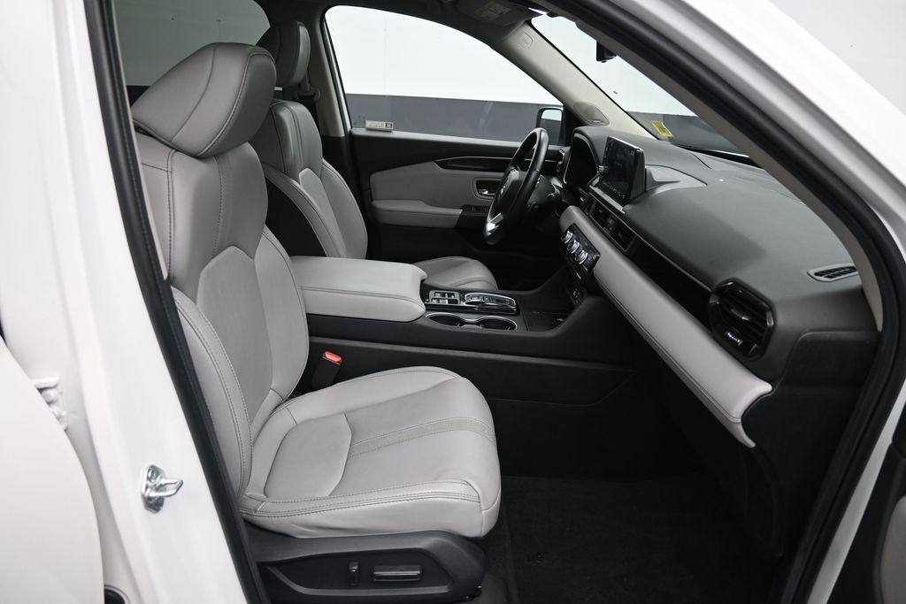 Certified 2024 Honda Pilot Touring image 27