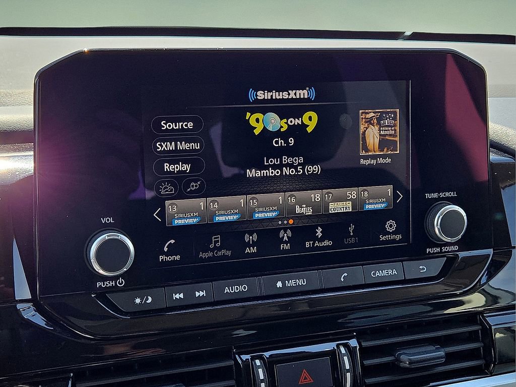 Used 2025 Nissan Pathfinder SV AWD/4WD image 27