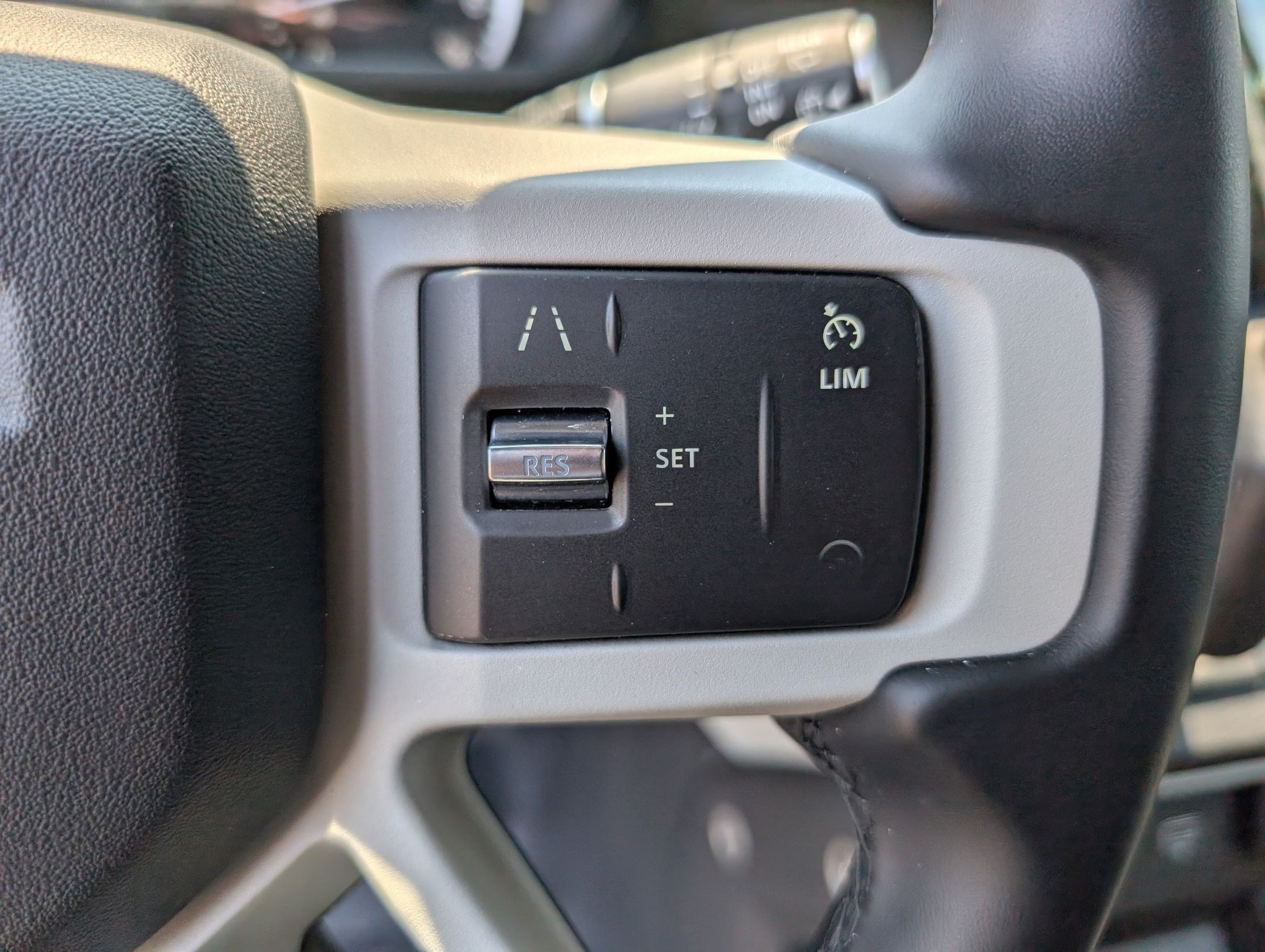 Used 2023 Land Rover Defender 110 S AWD/4WD image 18