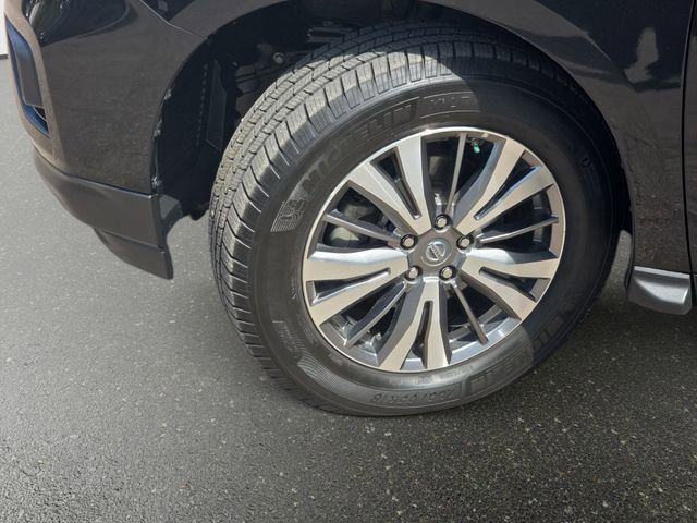 Used 2018 Nissan Pathfinder SV AWD/4WD image 32
