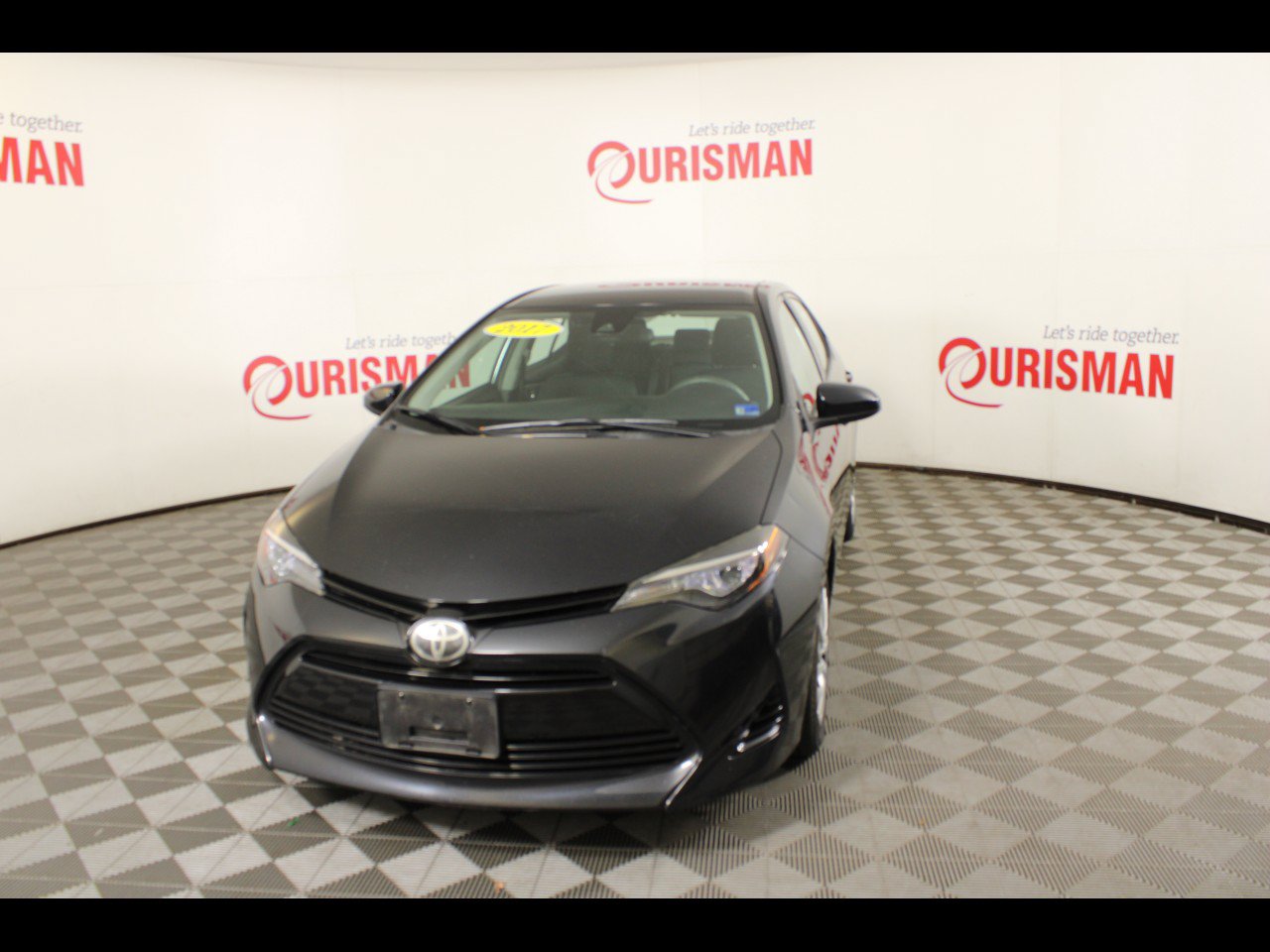 Used 2017 Toyota Corolla LE FWD image 1