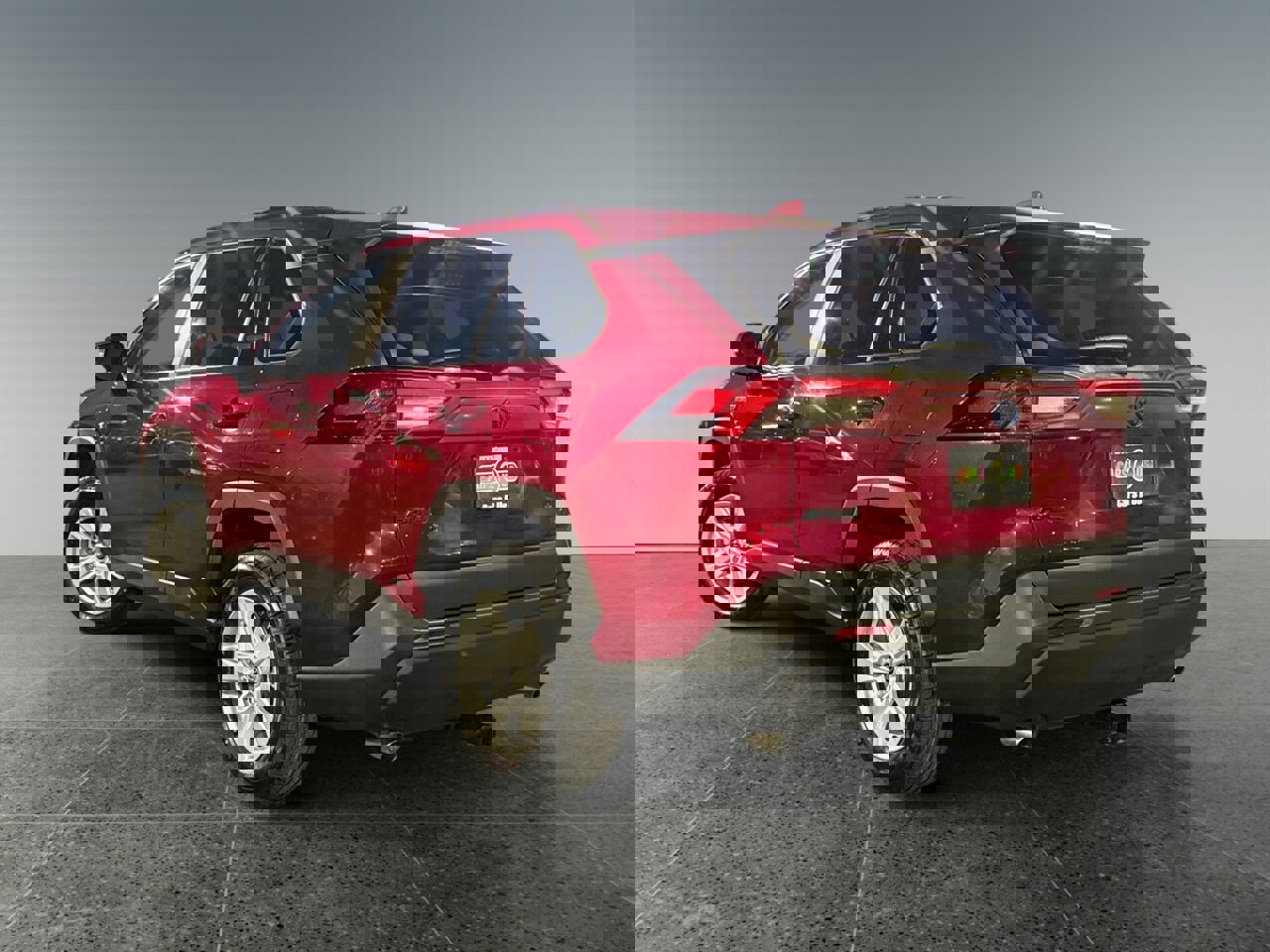 Used 2021 Toyota RAV4 LE image 3