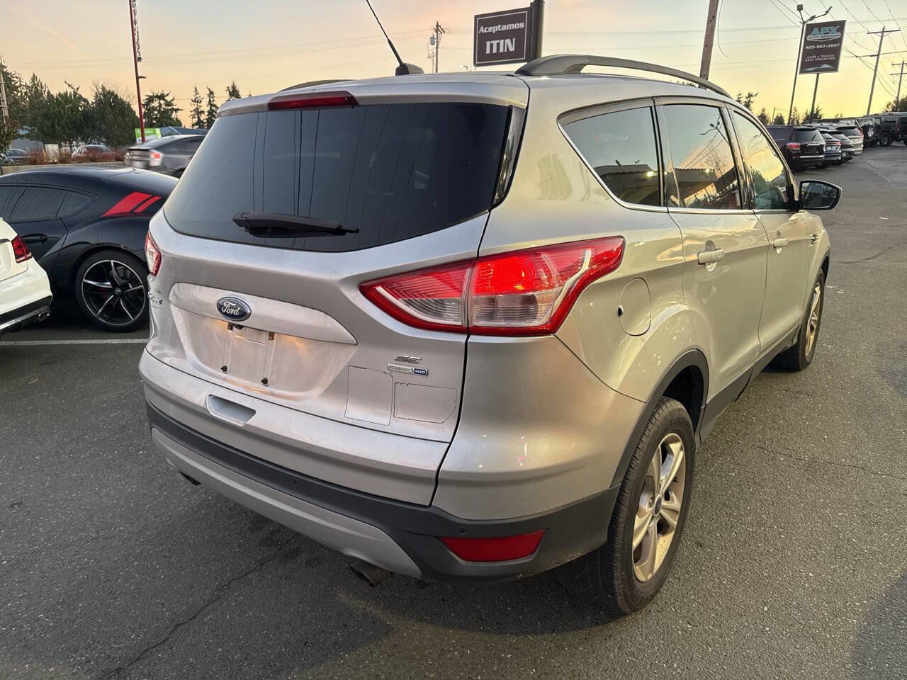 Used 2015 Ford Escape SE w/ Equipment Group 201A image 3