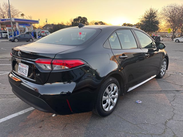 Used 2024 Toyota Corolla LE FWD image 4