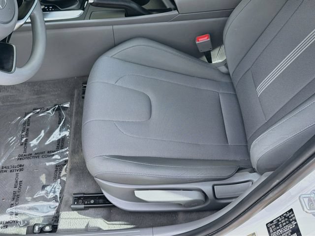 Certified 2025 Hyundai Elantra SE FWD image 19