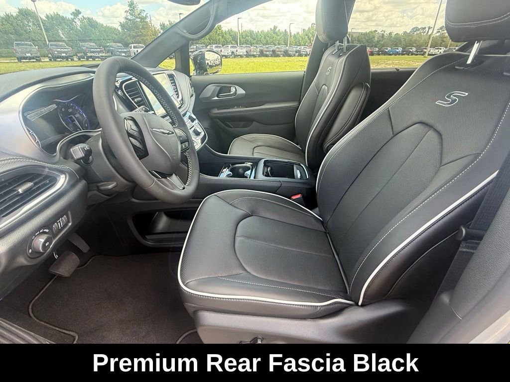 New 2026 Chrysler Pacifica Limited w/ S Appearance Package image 10