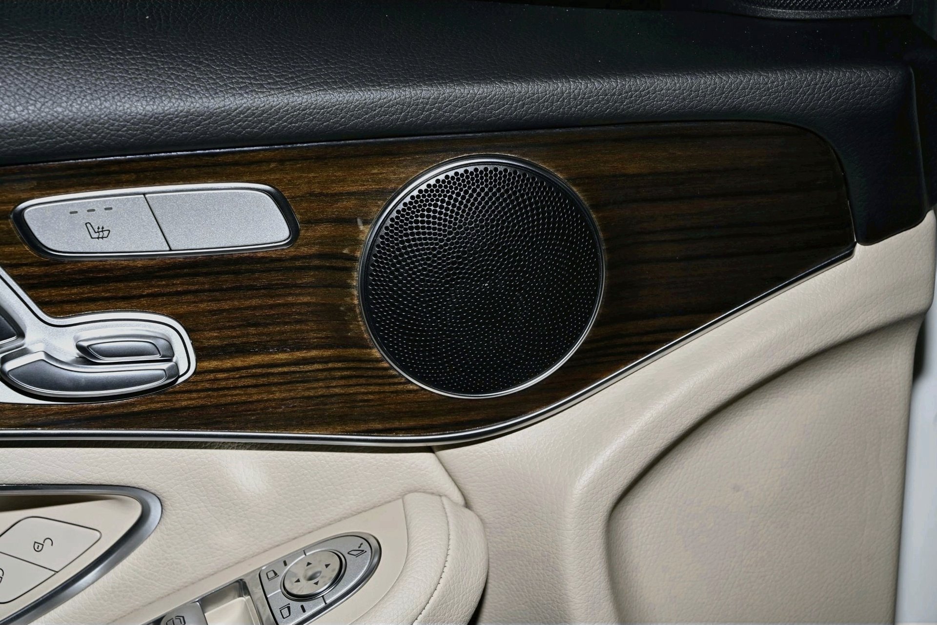 Used 2022 Mercedes-Benz GLC 300 image 21