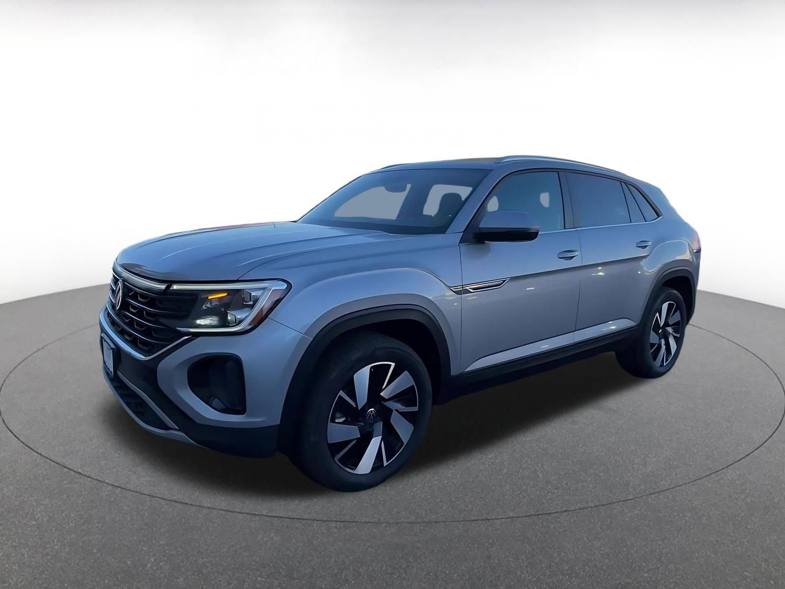 Used 2025 Volkswagen Atlas Cross Sport SE FWD image 8