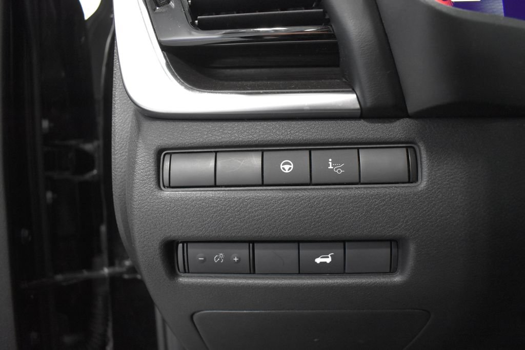 Certified 2023 Nissan Rogue Platinum w/ Platinum Premium Package AWD/4WD image 19