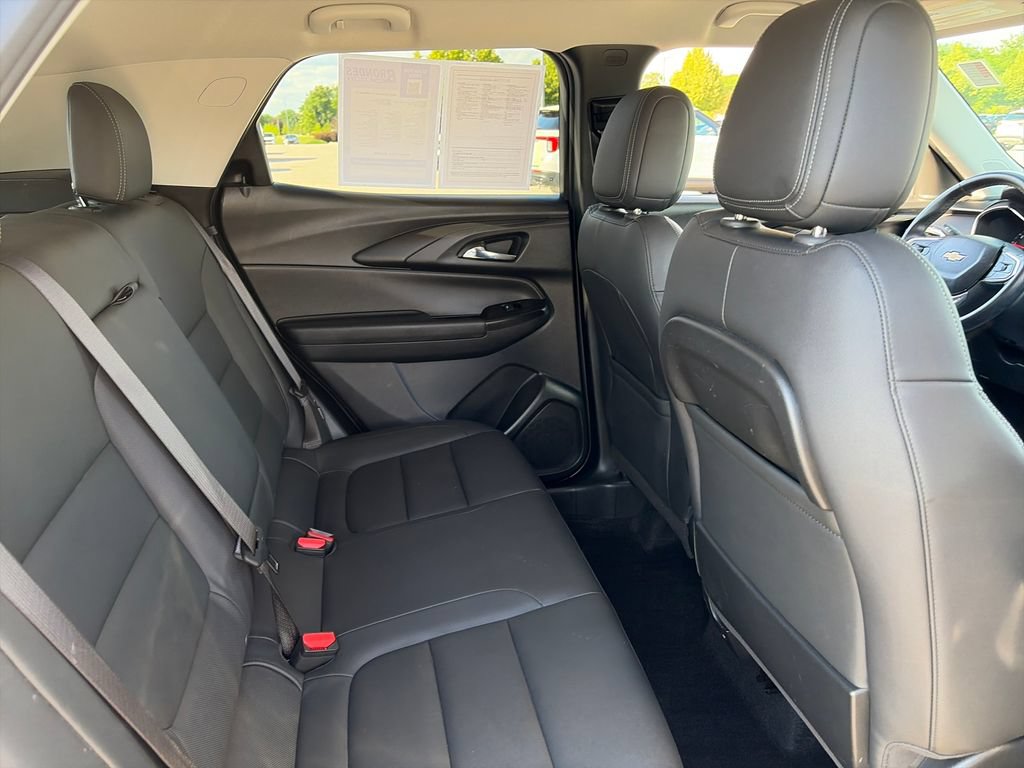 Used 2021 Chevrolet TrailBlazer LT w/ Premium Seating Package FWD image 31