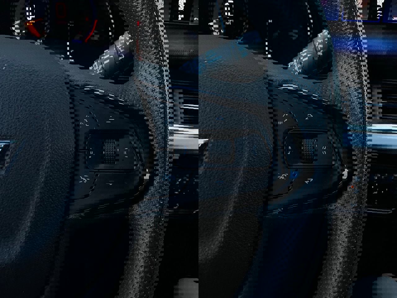 Used 2025 Chevrolet Trax LT image 33