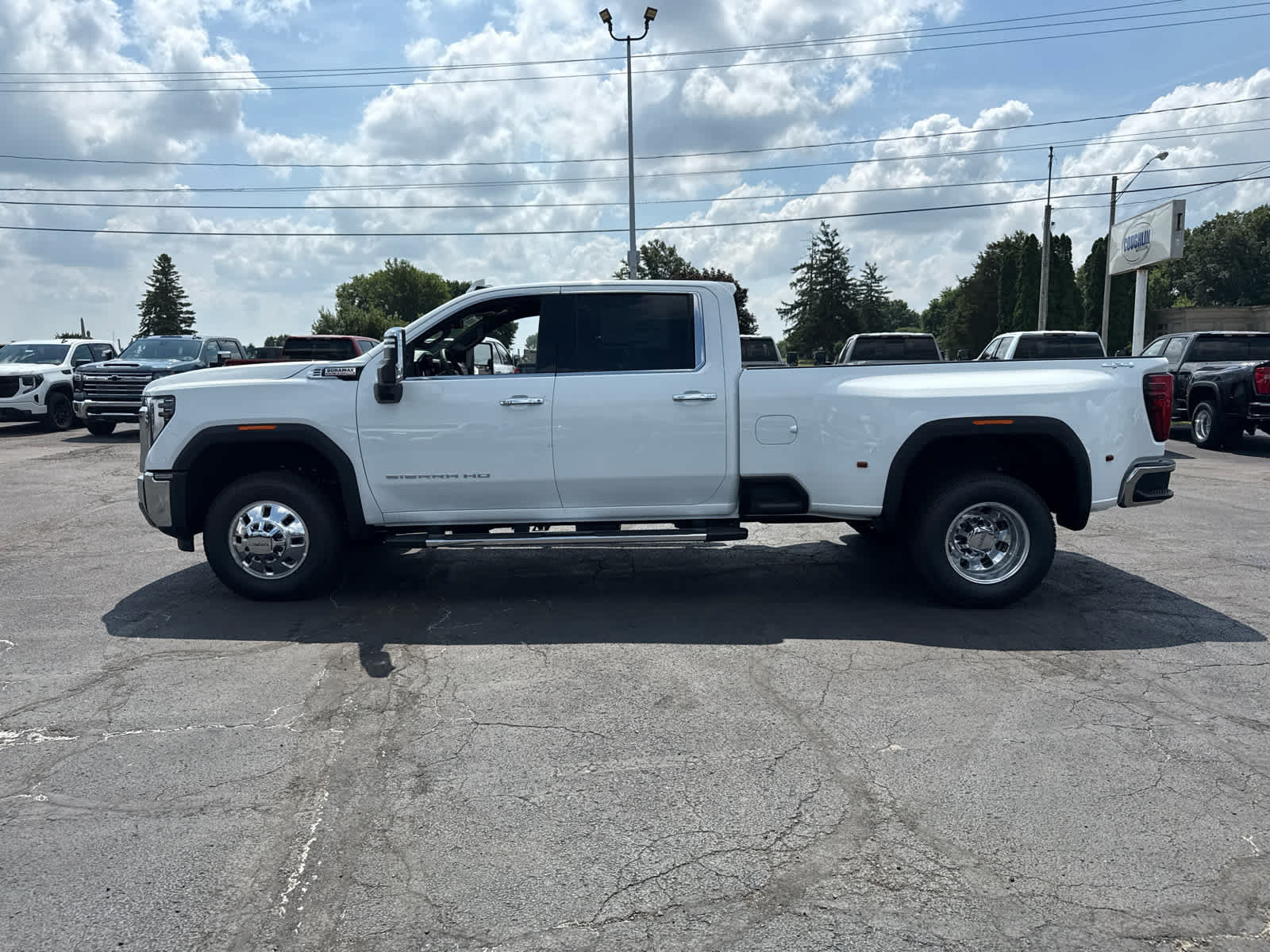 New 2026 GMC Sierra 3500 SLT w/ SLT Convenience Package AWD/4WD image 2