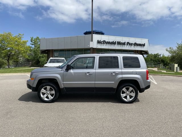 Used 2016 Jeep Patriot Latitude AWD/4WD image 2