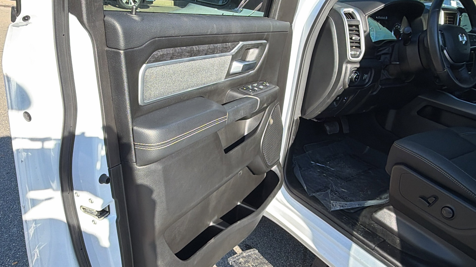 Used 2023 RAM 1500 Big Horn image 14