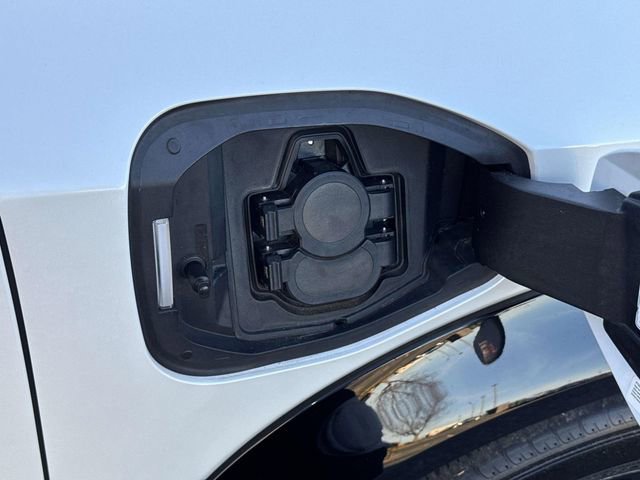 Used 2023 Nissan Ariya AWD image 8