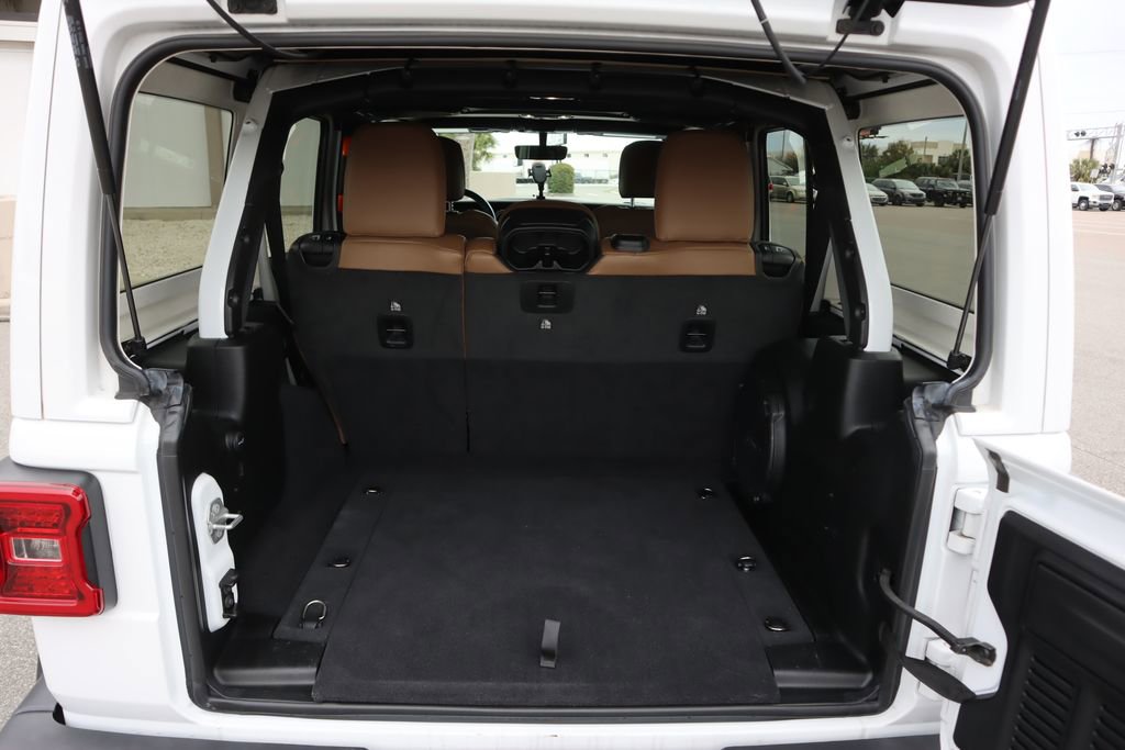 Used 2021 Jeep Wrangler Unlimited Sahara image 24