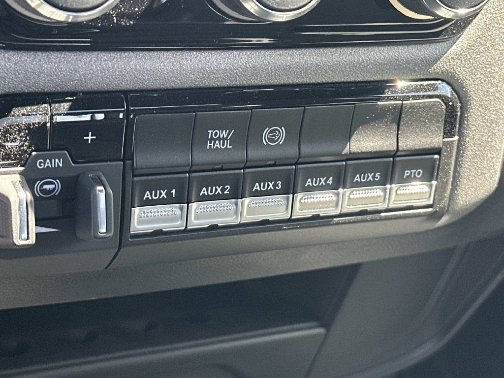 New 2025 RAM 3500 Tradesman AWD/4WD image 20
