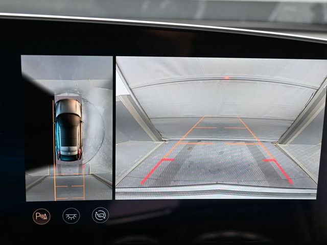 New 2025 Cadillac Lyriq Luxury image 26