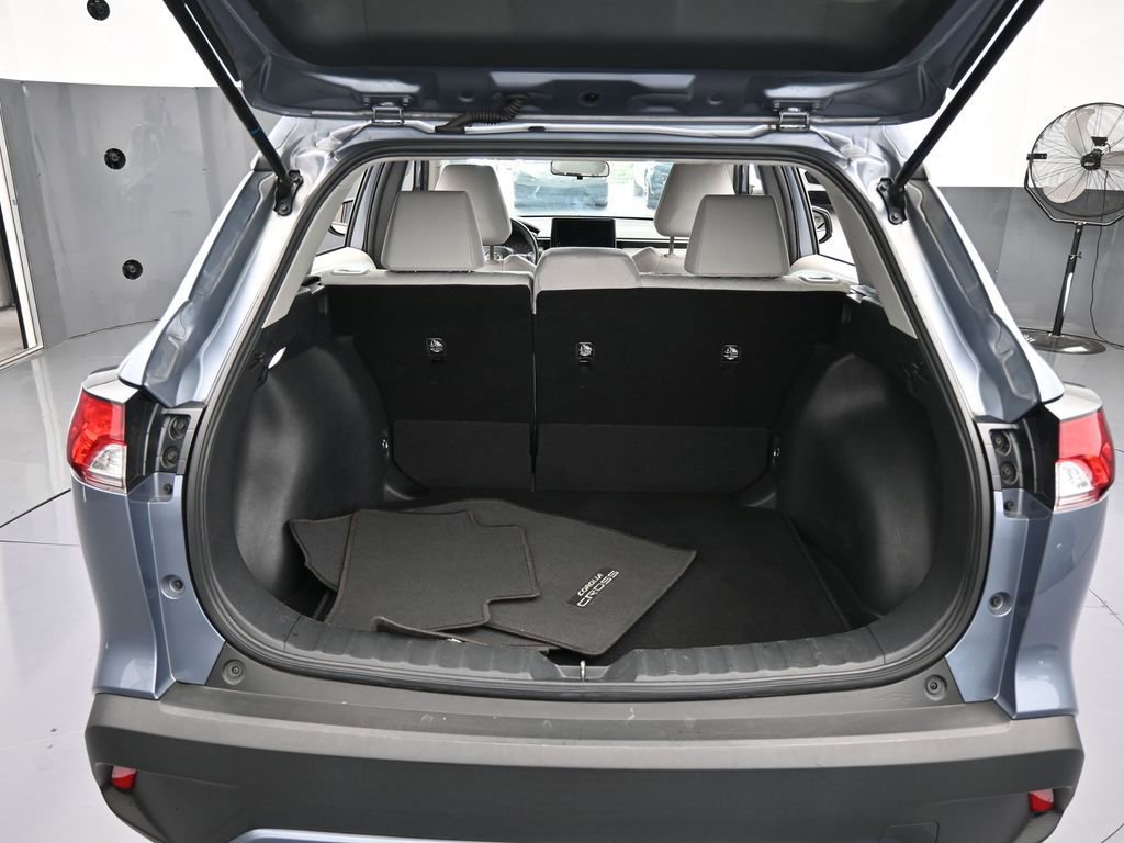 Used 2023 Toyota Corolla Cross L image 38