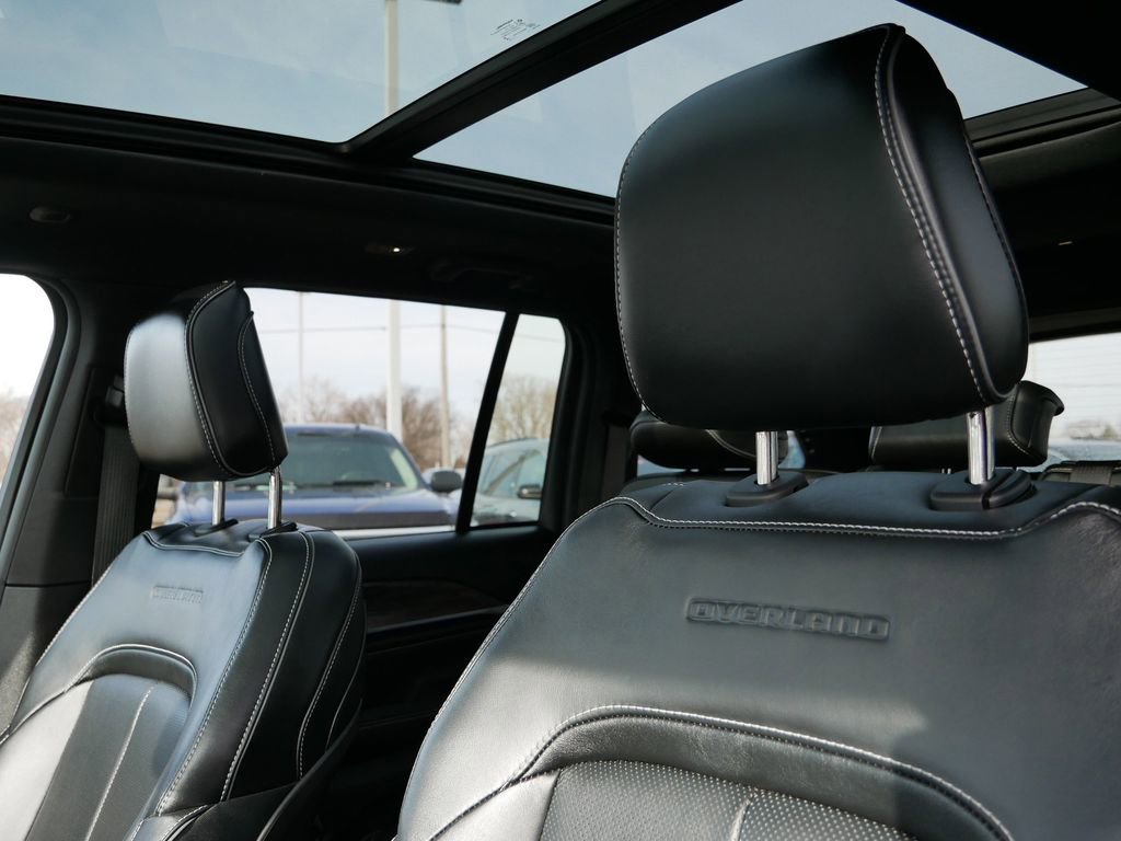 Used 2023 Jeep Grand Cherokee Overland image 18