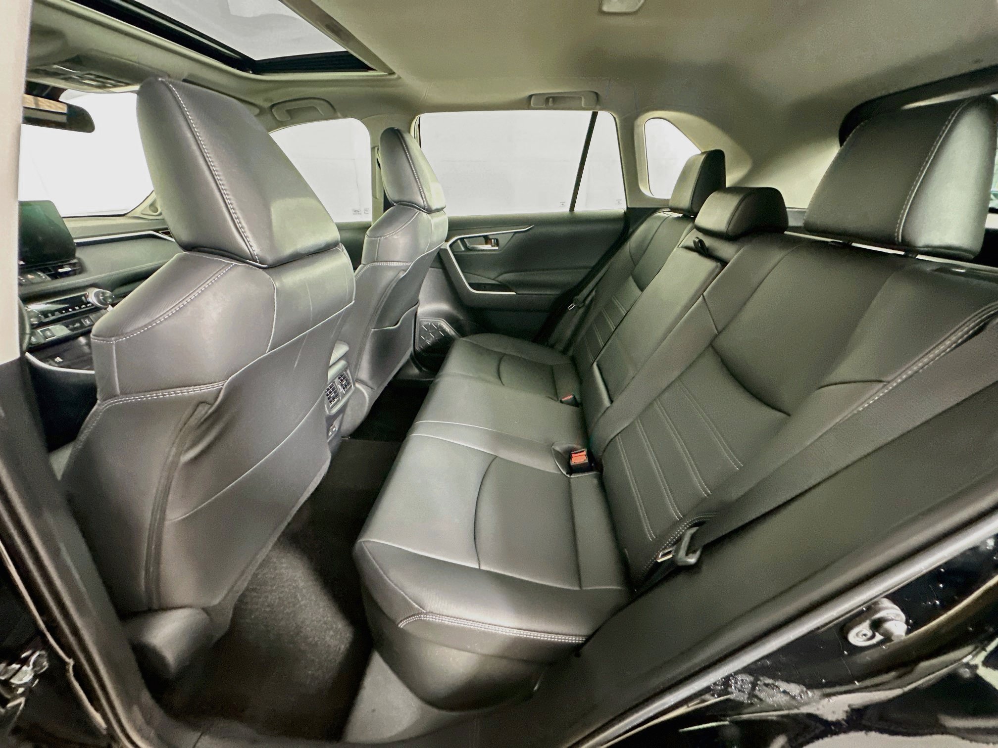 Used 2024 Toyota RAV4 XLE Premium AWD/4WD image 28