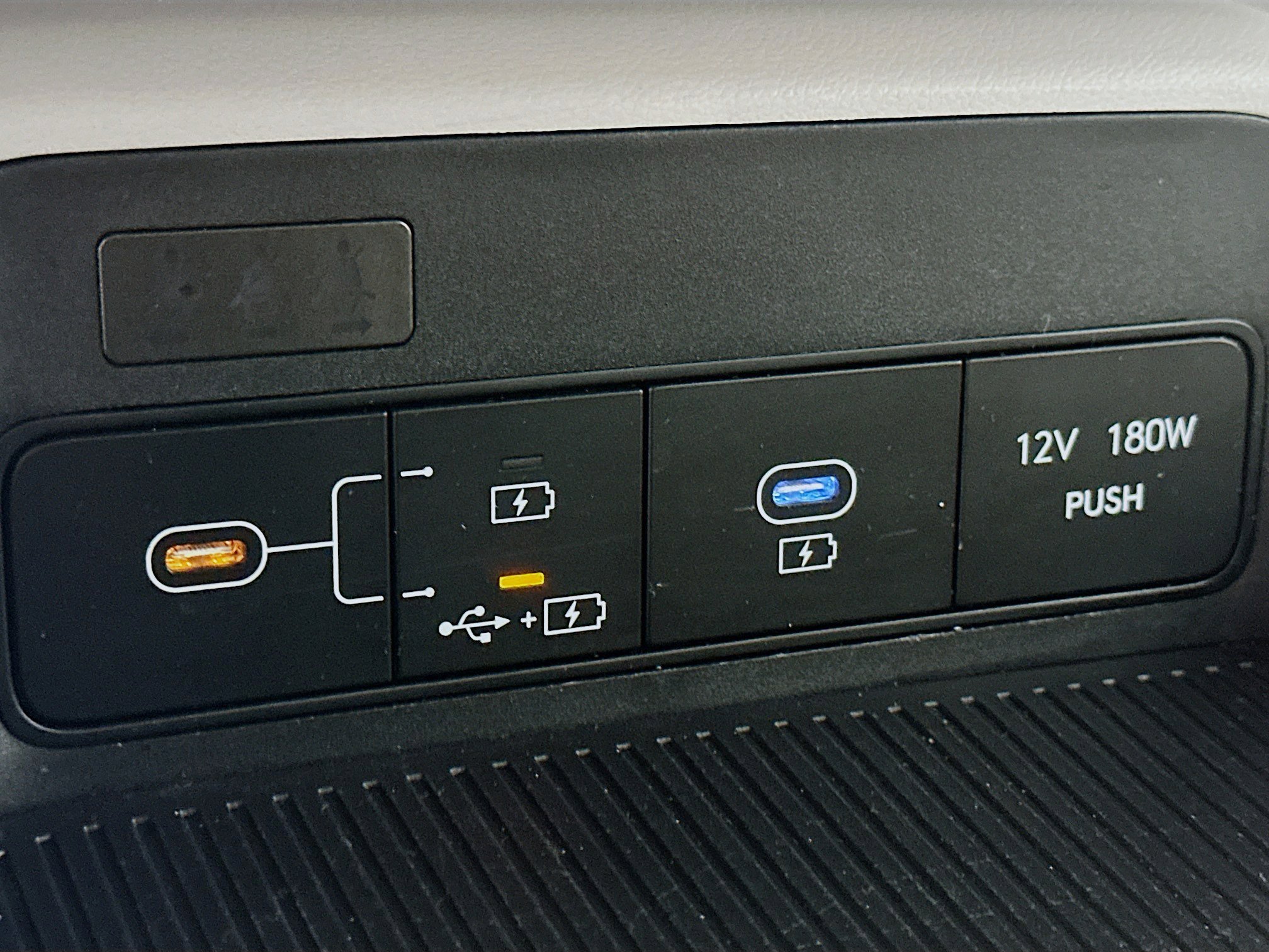 Used 2025 Hyundai Kona SEL image 26