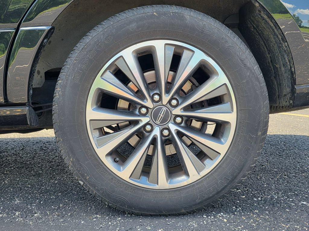 Used 2015 Lincoln Navigator 4WD image 6
