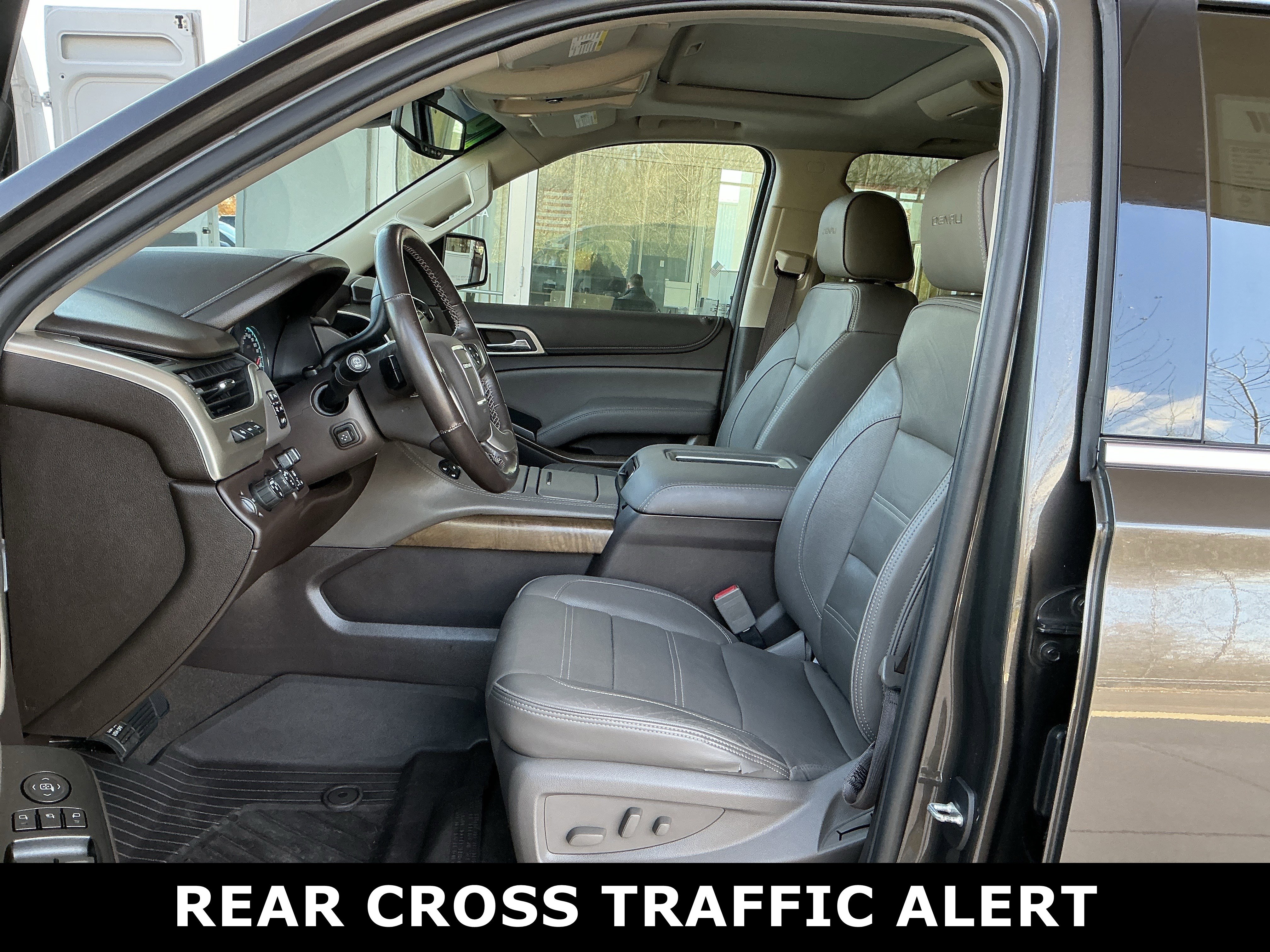 Used 2019 GMC Yukon XL Denali w/ Denali Ultimate Package image 7