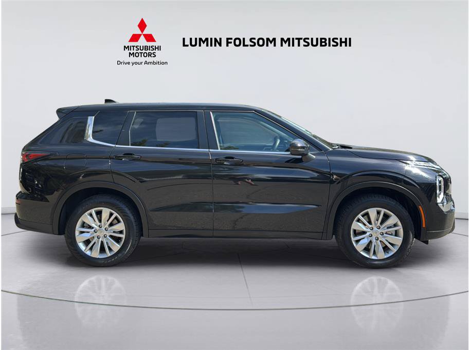 Used 2025 Mitsubishi Outlander ES FWD image 6