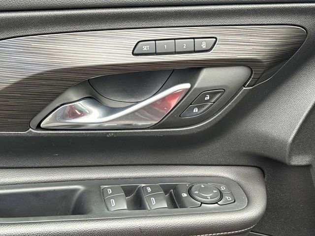 Used 2023 GMC Terrain SLT image 25