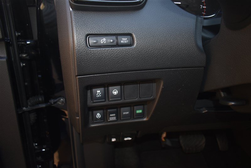 Used 2022 Nissan Rogue Sport SL AWD/4WD image 12