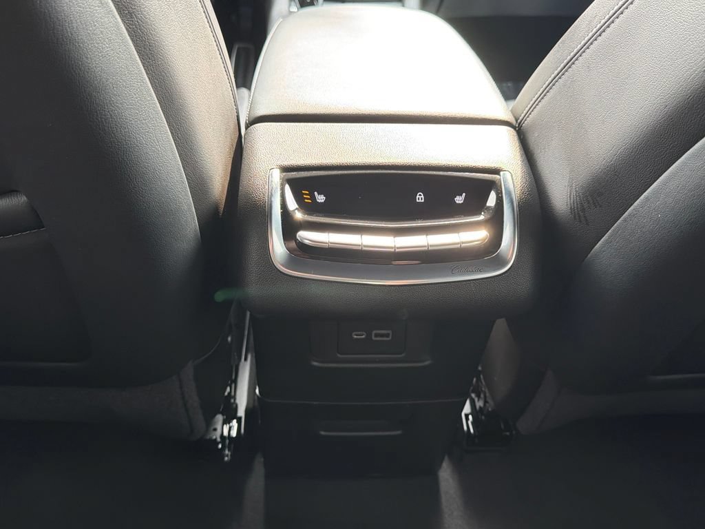 Certified 2023 Cadillac XT6 Sport w/ Technology Package AWD/4WD image 12