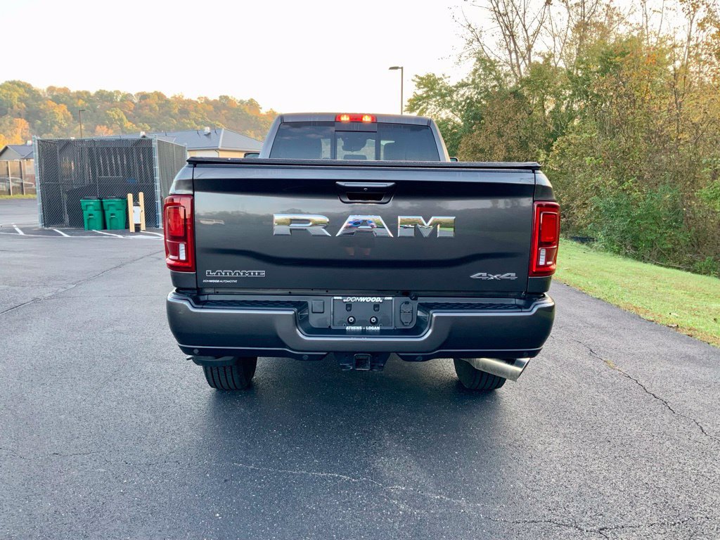 Used 2025 RAM 3500 Laramie AWD/4WD image 9