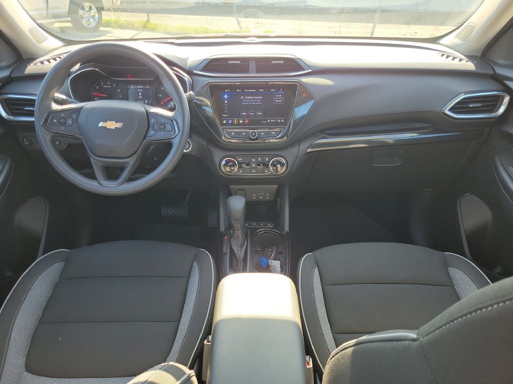Used 2023 Chevrolet TrailBlazer LT w/ Convenience Package FWD image 10