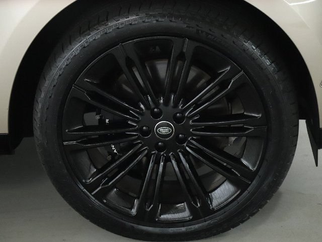 Certified 2025 Land Rover Range Rover Long Wheelbase Autobiography AWD/4WD image 40