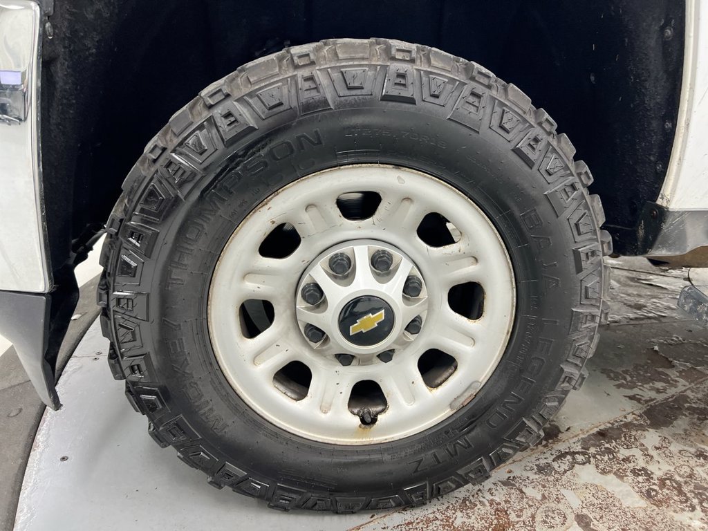Used 2015 Chevrolet Silverado 3500 W/T AWD/4WD image 25