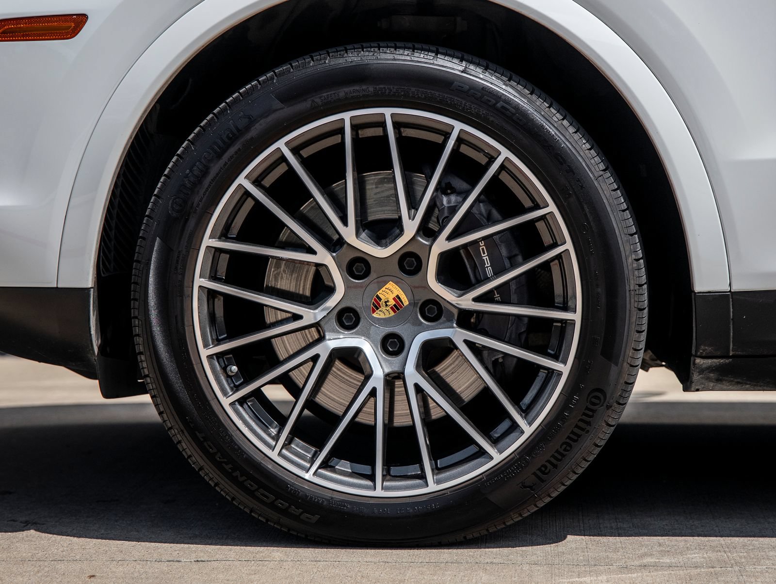 Certified 2023 Porsche Cayenne AWD/4WD image 15