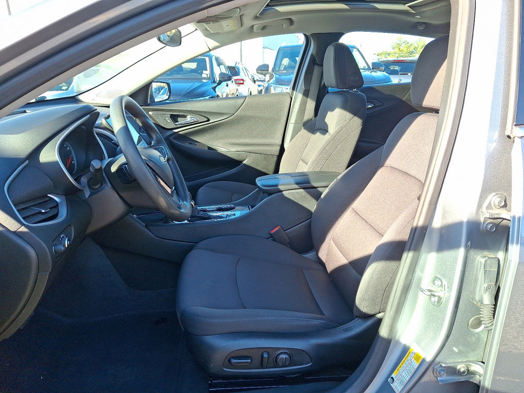 Used 2023 Chevrolet Malibu LT image 24