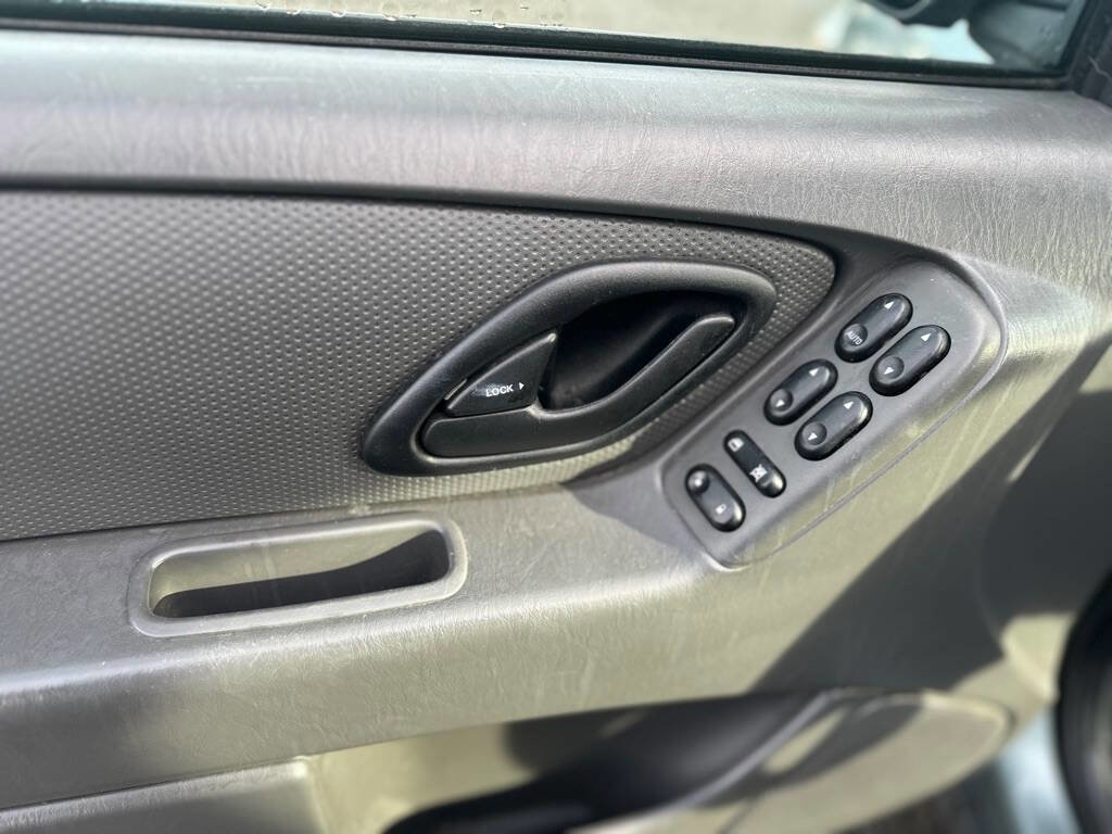 Used 2006 Ford Escape XLS image 11
