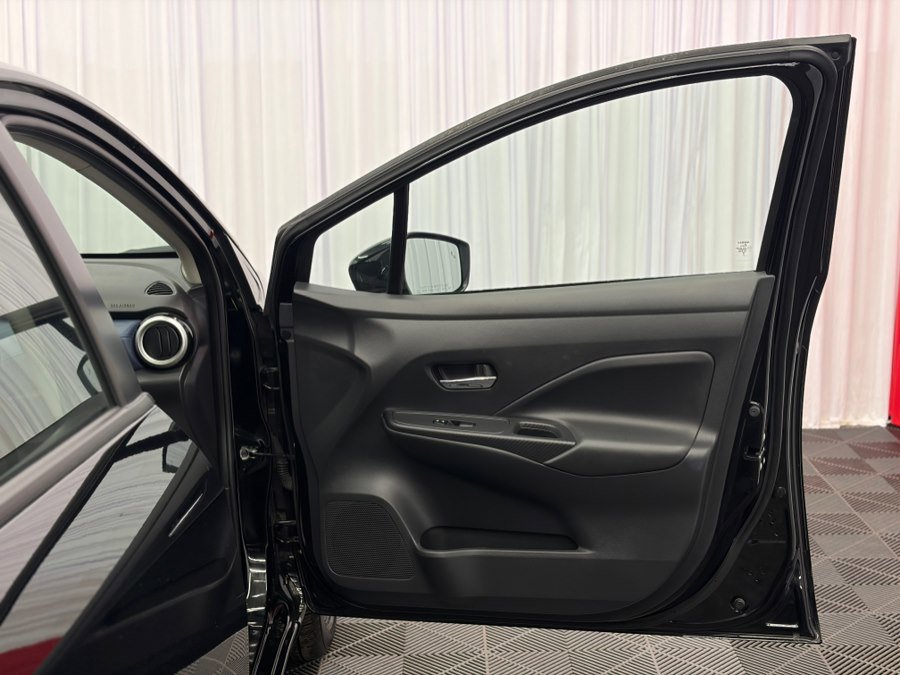 Used 2023 Nissan Versa SV FWD image 15