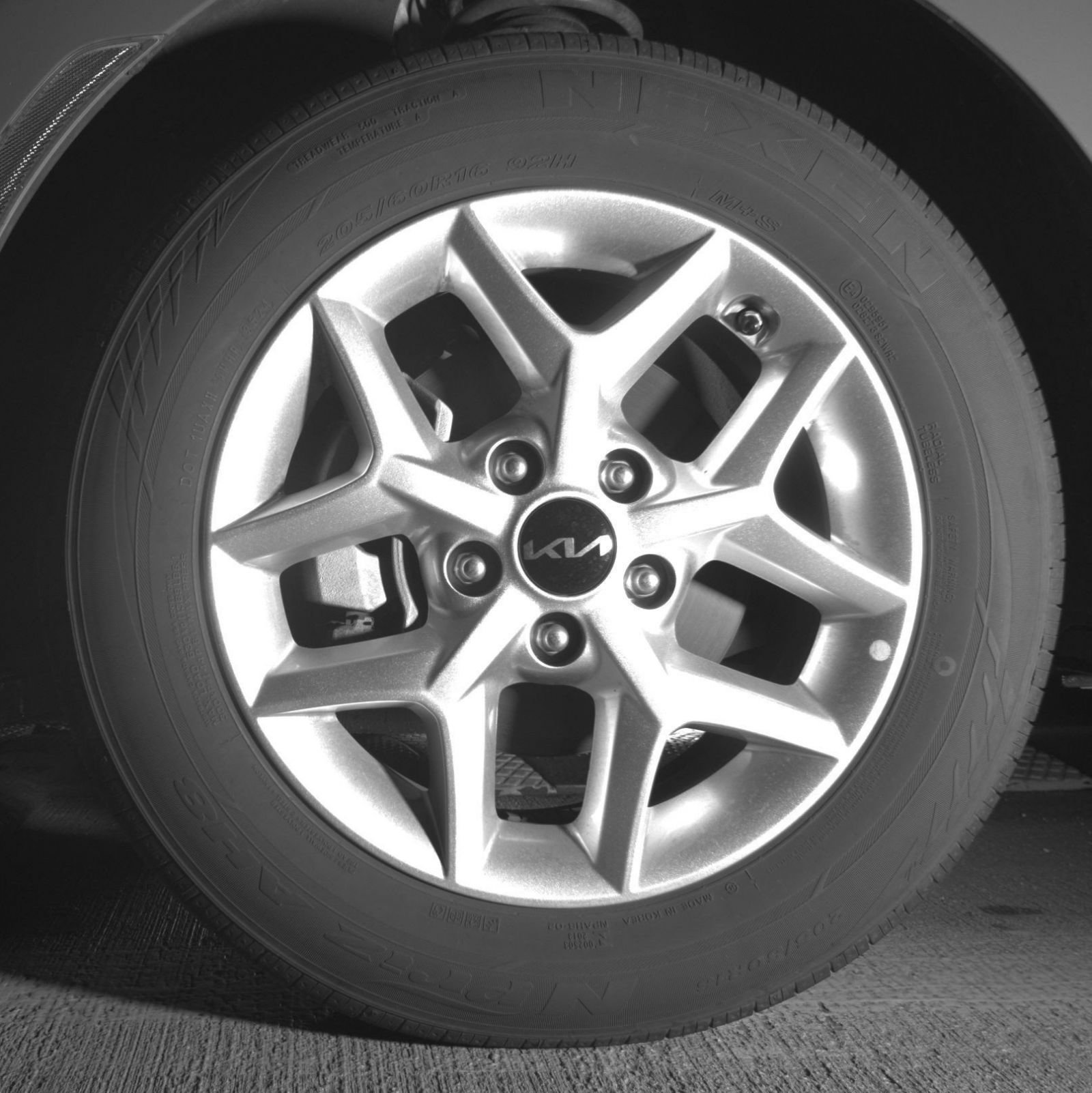 Used 2025 Kia Soul LX w/ LX Technology Package FWD image 15