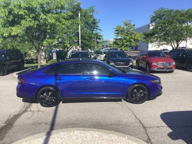 Used 2024 Honda Accord Sport image 3