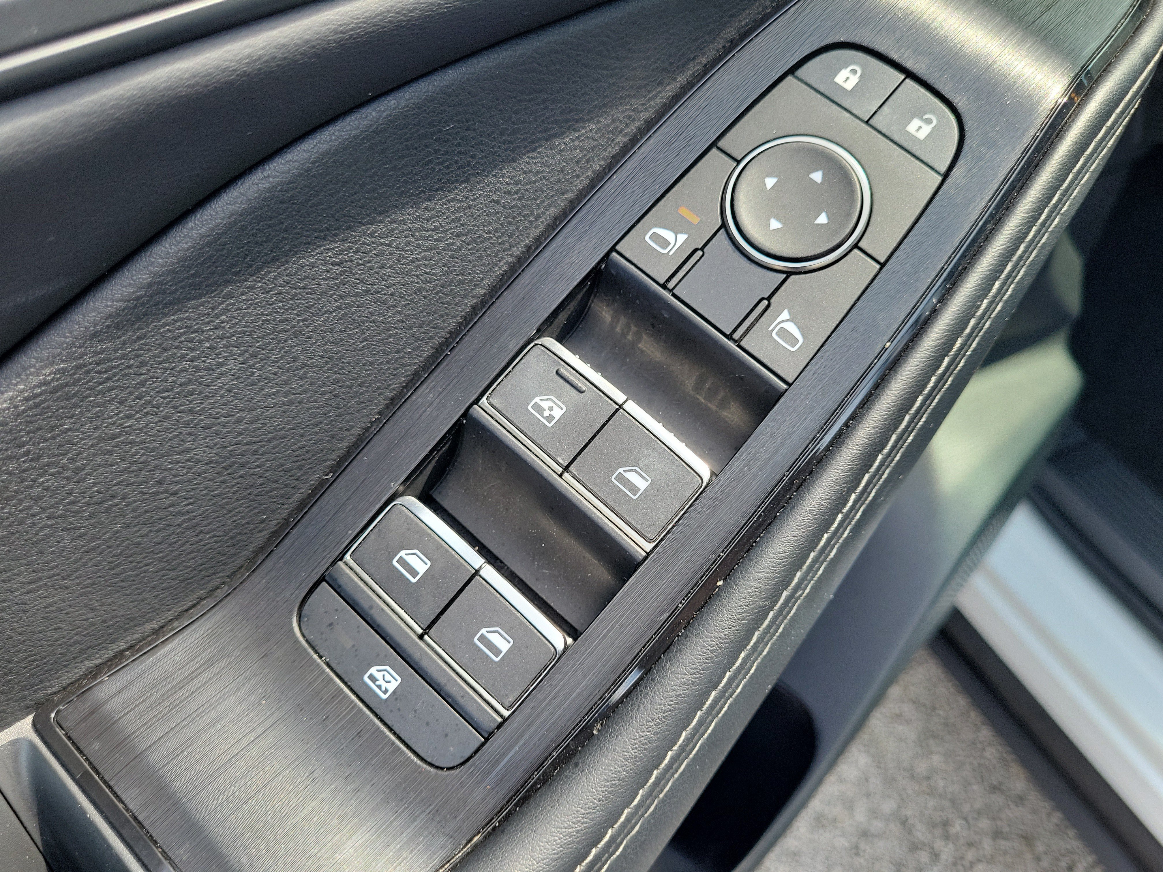 Certified 2024 Nissan Rogue SL w/ SL Premium Package FWD image 12