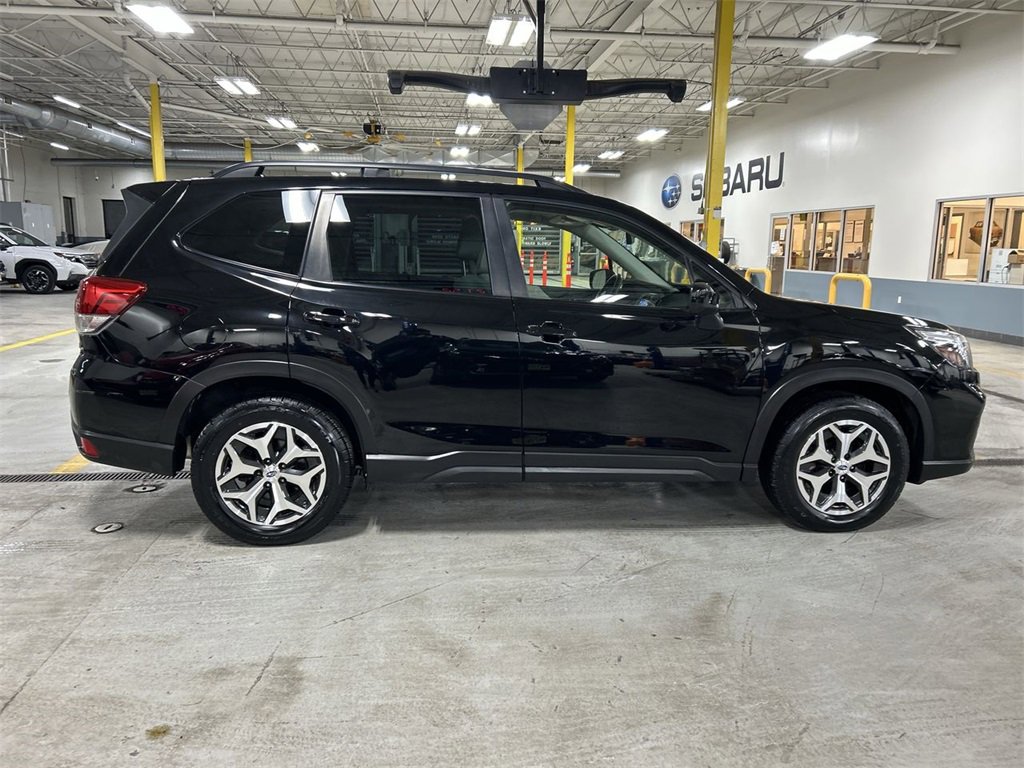 Used 2021 Subaru Forester Premium image 9