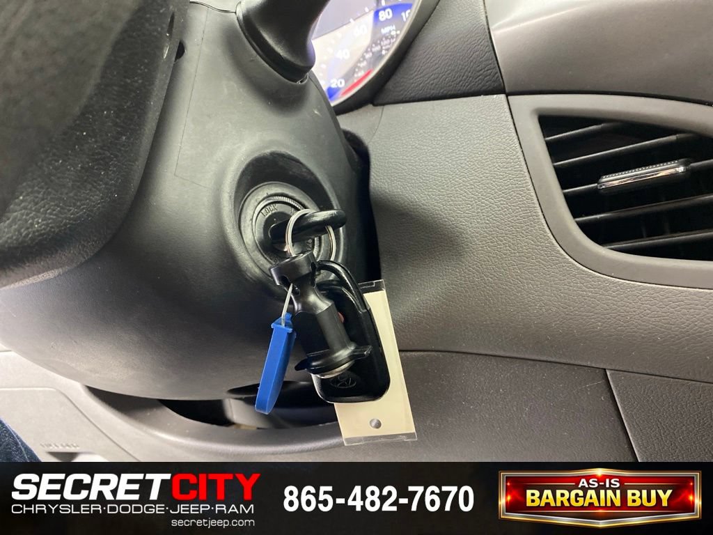 Used 2013 Hyundai Elantra GLS w/ Preferred Pkg FWD image 16