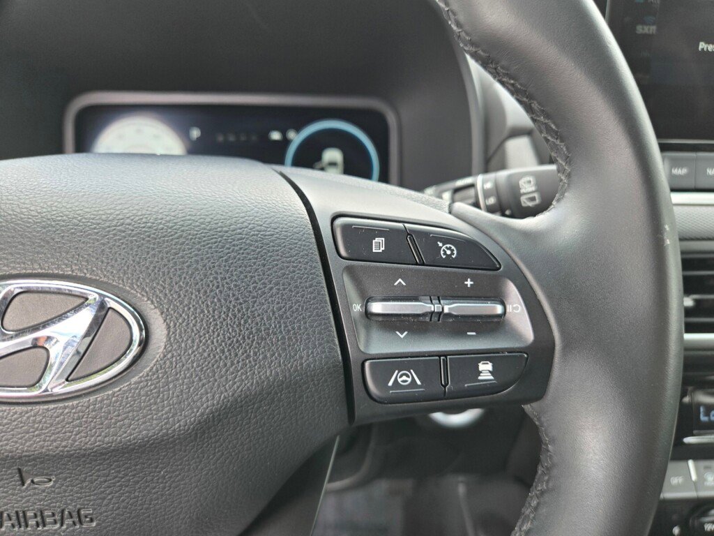 Used 2023 Hyundai Kona Limited FWD image 26
