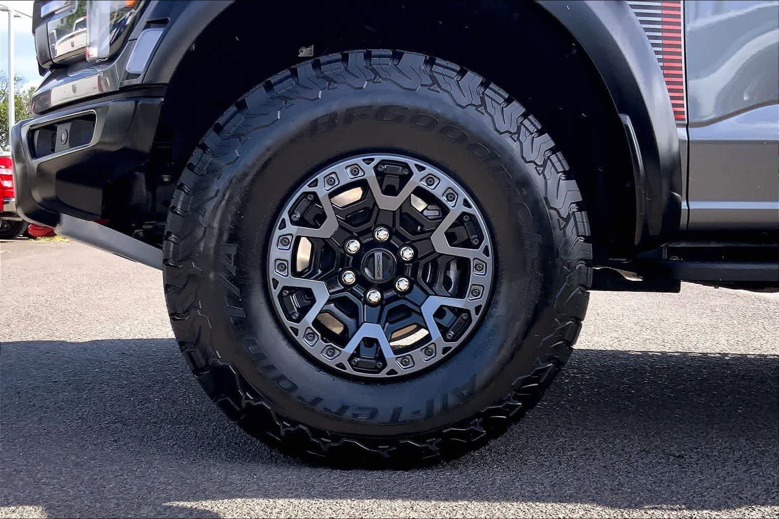Used 2025 Ford F150 Raptor w/ Equipment Group 803A Raptor R AWD/4WD image 8